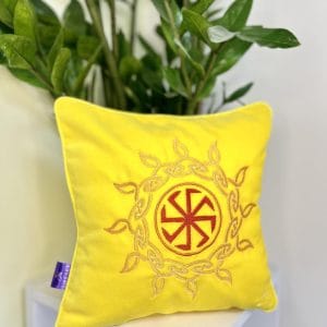 Подушка-оберіг Коловорот для гармонії та внутрішньої сили