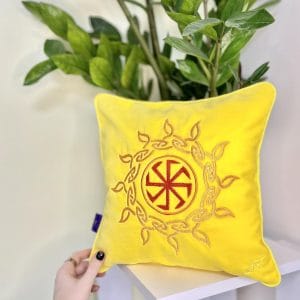 Жовта подушка-оберіг з вишивкою Коловорот