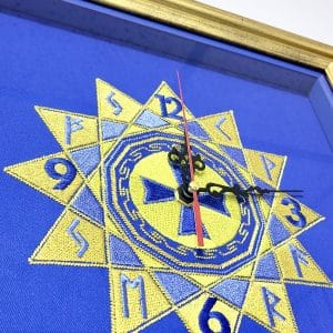 рунічний ряд захисту і розвитку на годиннику Зірка Ерцгамми