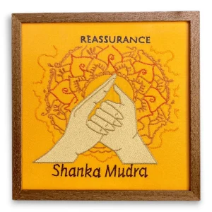 картина оберіг мудра спокою shanka mudra 24х24 помаранчевий котон рамка зі склом