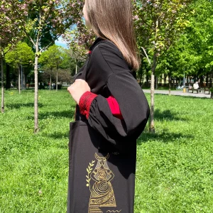Еко сумка-шопер Берегиня чорного кольору з машинною вишивкою українського виробництва