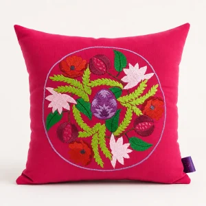 Подушка-оберіг Мандала Гранат 25х25 см малиновий котон з машинною вишивкою
